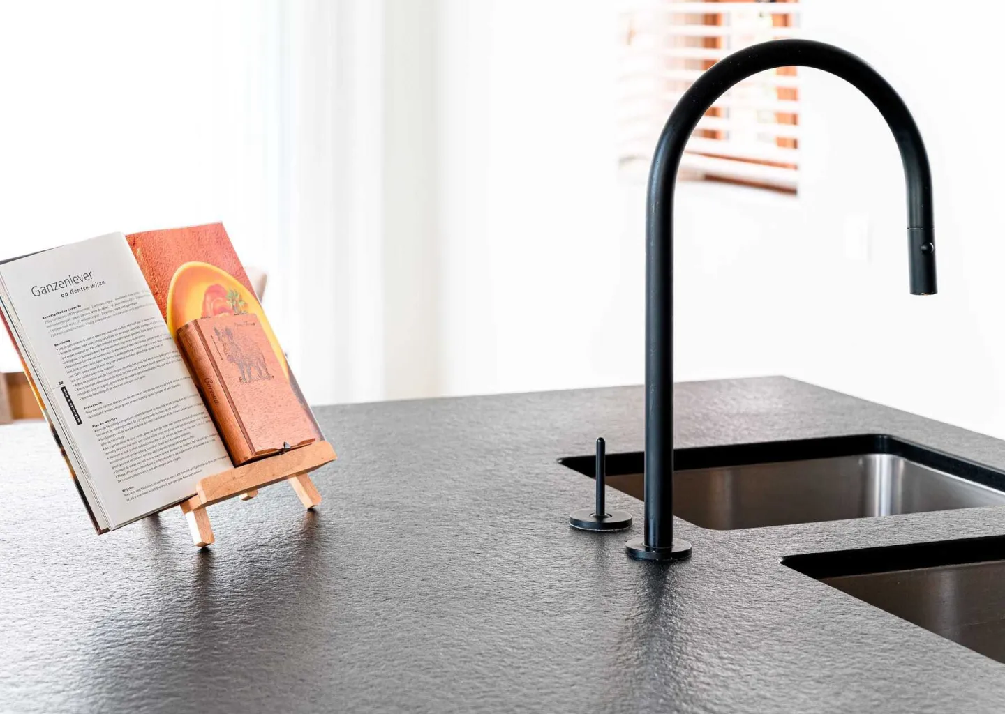 Natuursteenbewerker Wackenier Veurne Project P uit Keiem