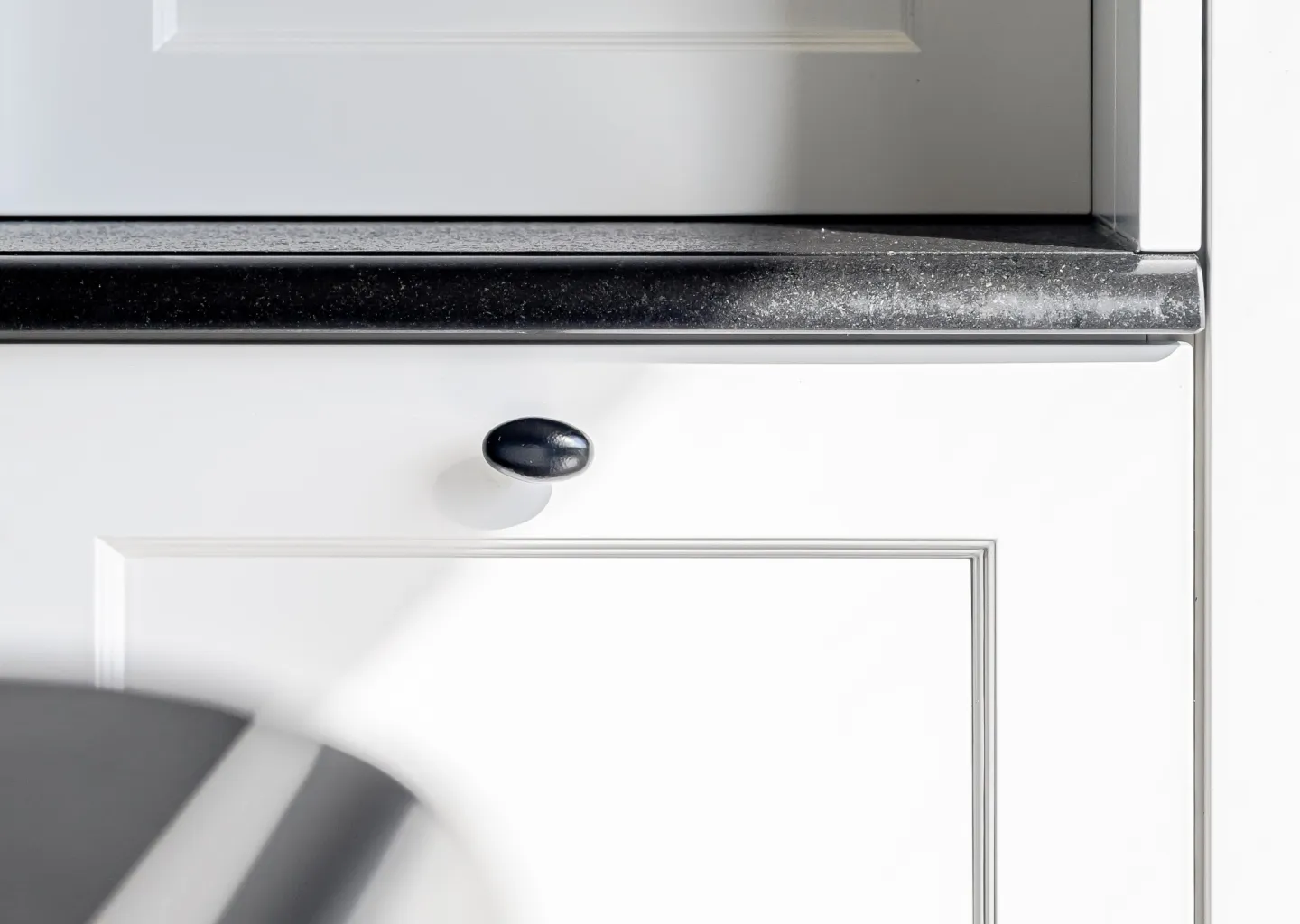 Project C uit diksmuide natuursteen in de keuken door Wackenier Natuursteenbewerker