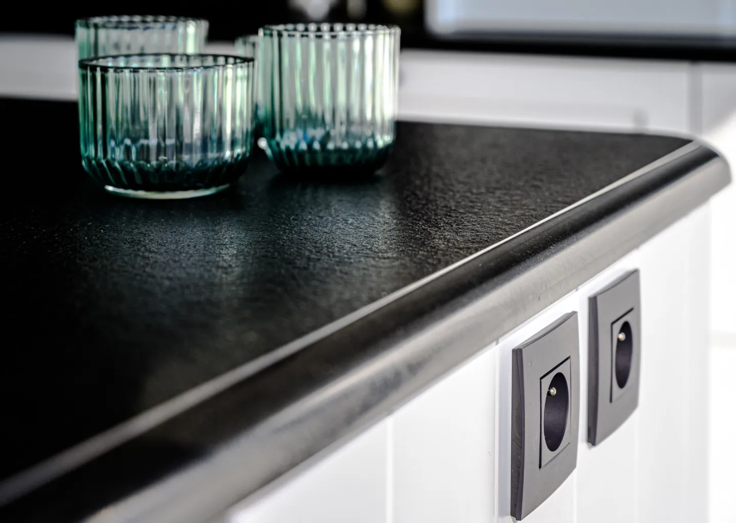 Project C uit diksmuide natuursteen in de keuken door Wackenier Natuursteenbewerker